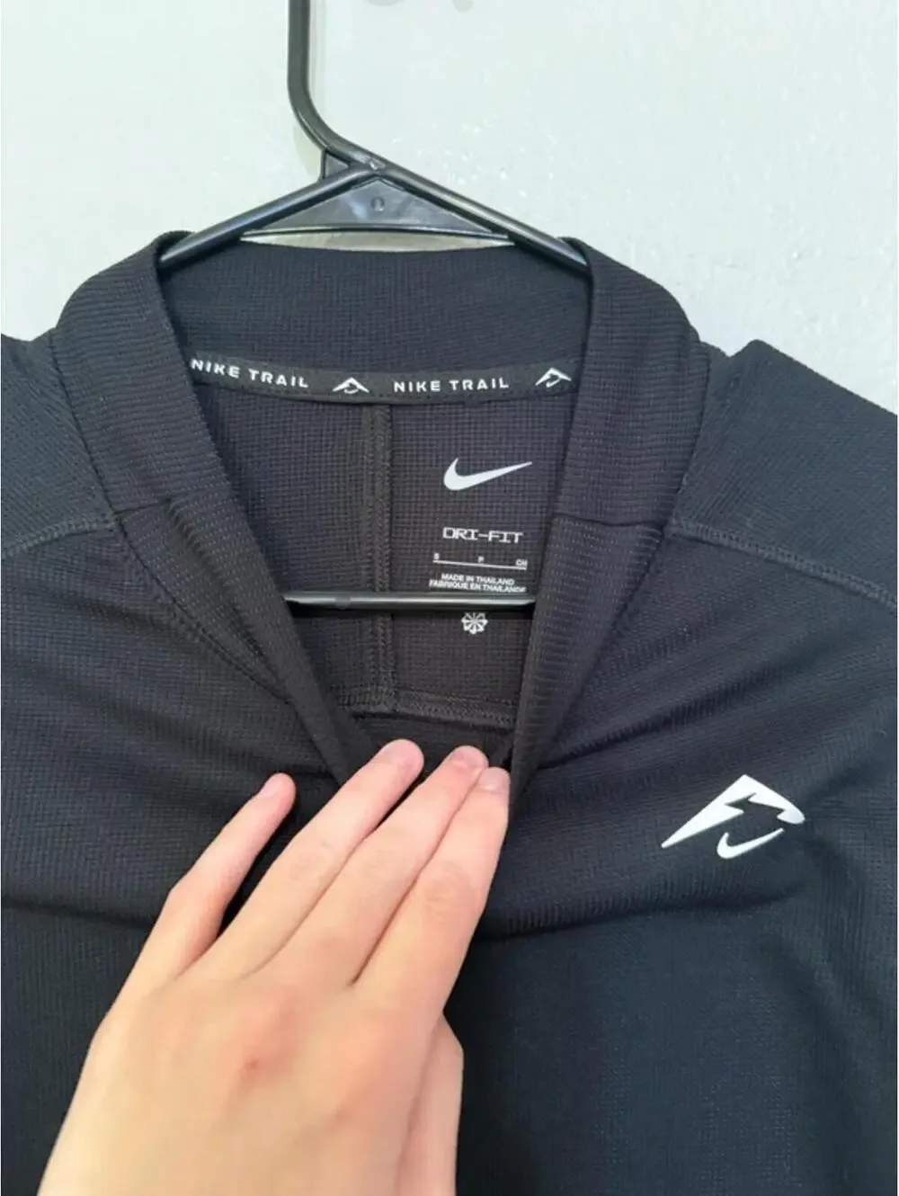 Nike Dri-FIT Long Sleeve Trail Running Top size small